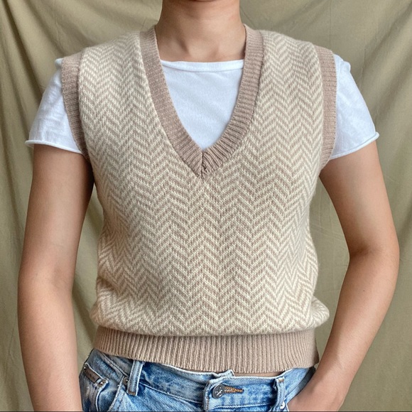 🚫SOLD🚫 The Milk Chocolate Sweater Vest 🧸 - Picture 1 of 4